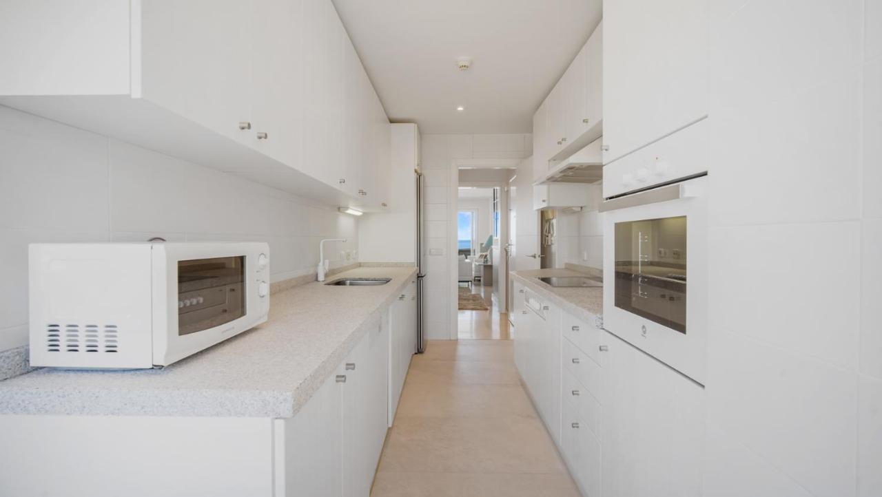 Beach-Line Apartment With 3 Bedrooms In 埃斯特波纳 外观 照片